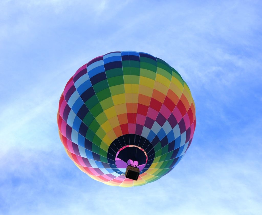 bunter Heißluftballon